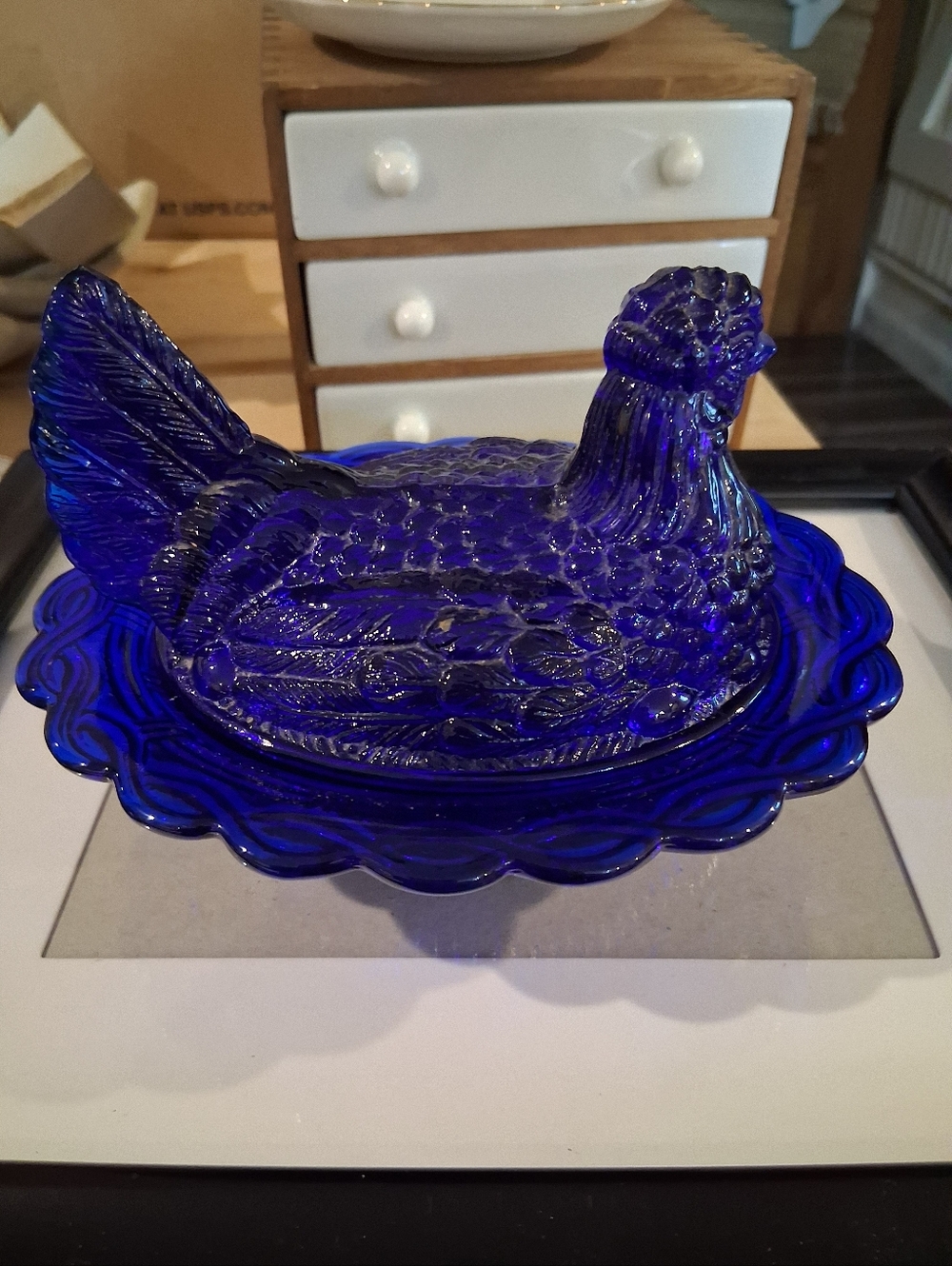 Mosser Cobalt Hen On Nest - Picture 3 of 7